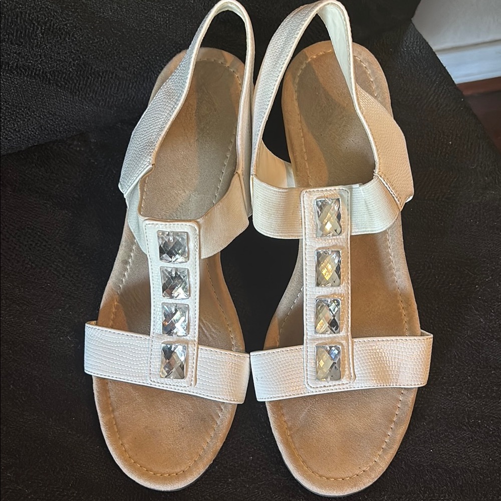 Chic white Sandals with Crystal Details